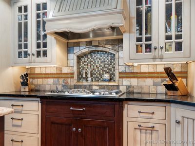 9402 E 16th St, Tulsa