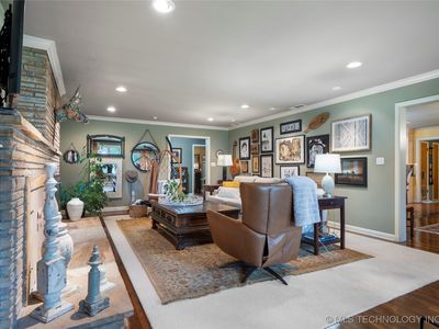 9402 E 16th St, Tulsa