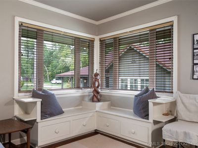 9402 E 16th St, Tulsa