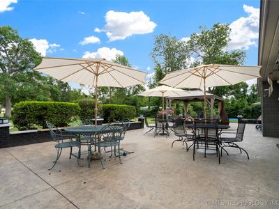 9402 E 16th St, Tulsa