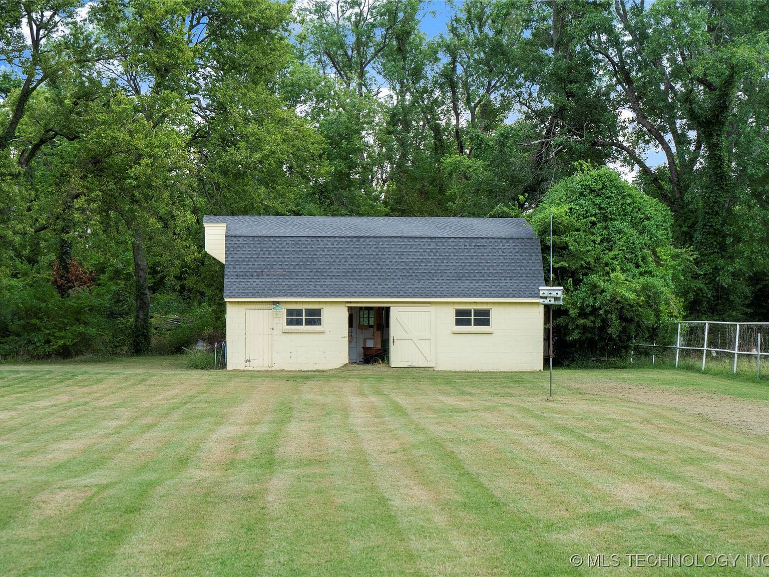 9402 E 16th St, Tulsa