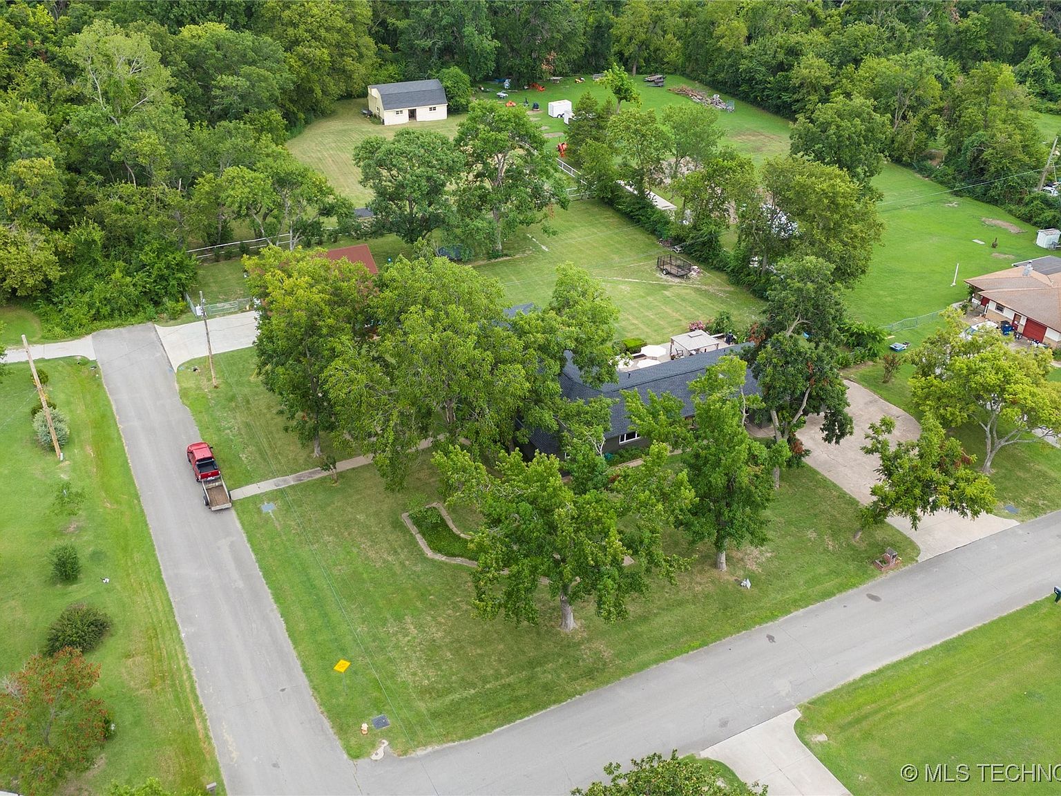 9402 E 16th St, Tulsa