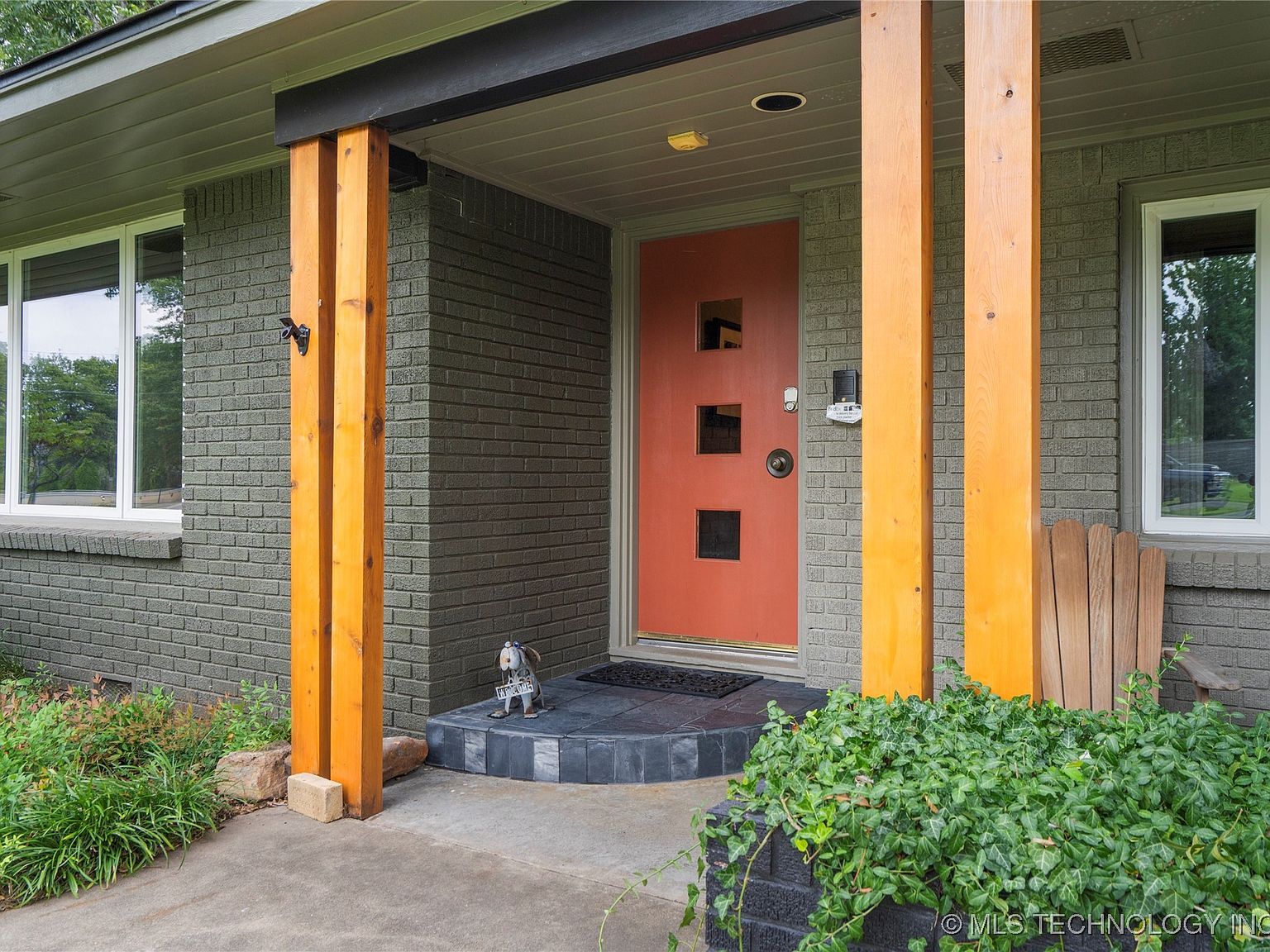 9402 E 16th St, Tulsa