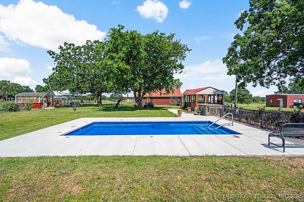 8195 Highway 82a, Tahlequah