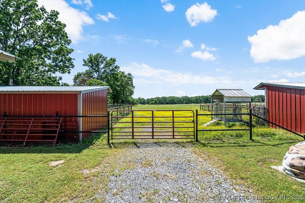 8195 Highway 82a, Tahlequah