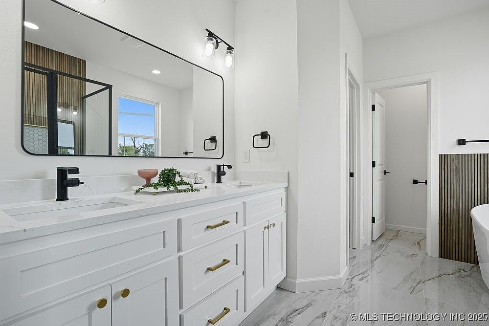 16103 E Oklahoma Pl, Tulsa