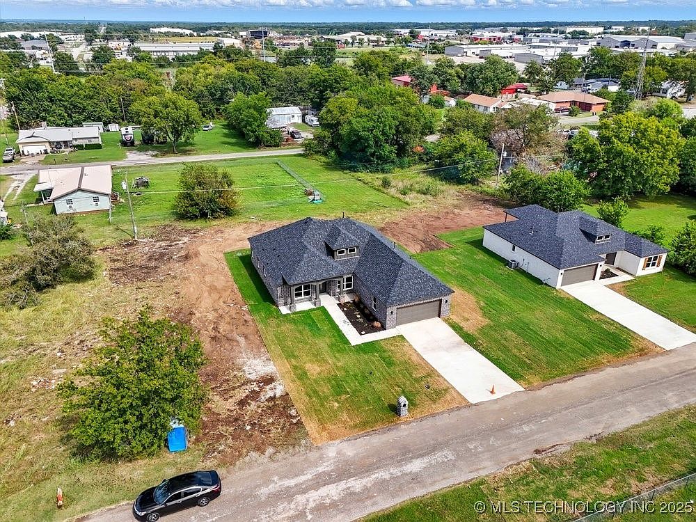 16103 E Oklahoma Pl, Tulsa