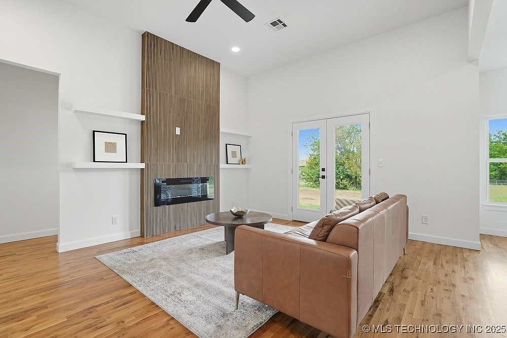 16103 E Oklahoma Pl, Tulsa