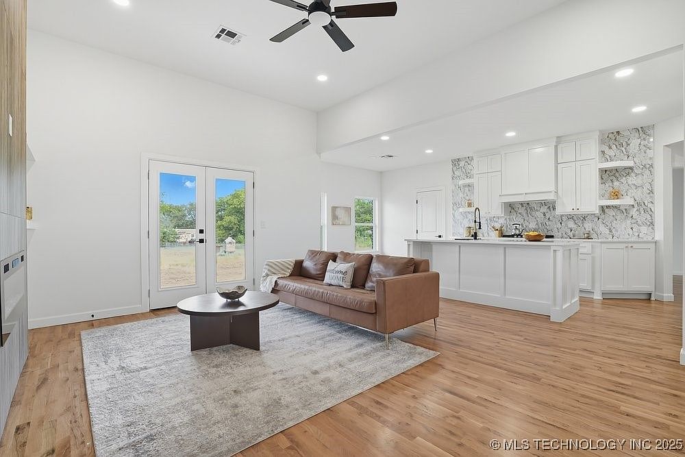 16103 E Oklahoma Pl, Tulsa