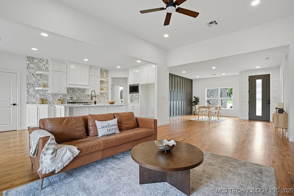 16103 E Oklahoma Pl, Tulsa