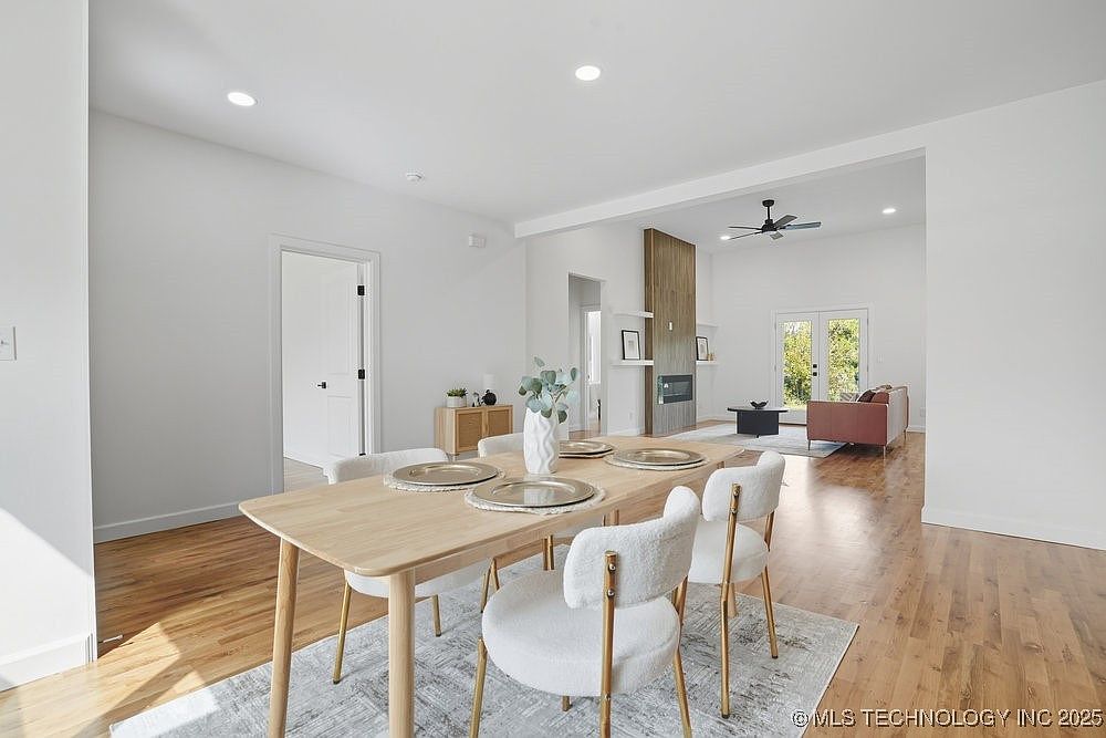 16103 E Oklahoma Pl, Tulsa