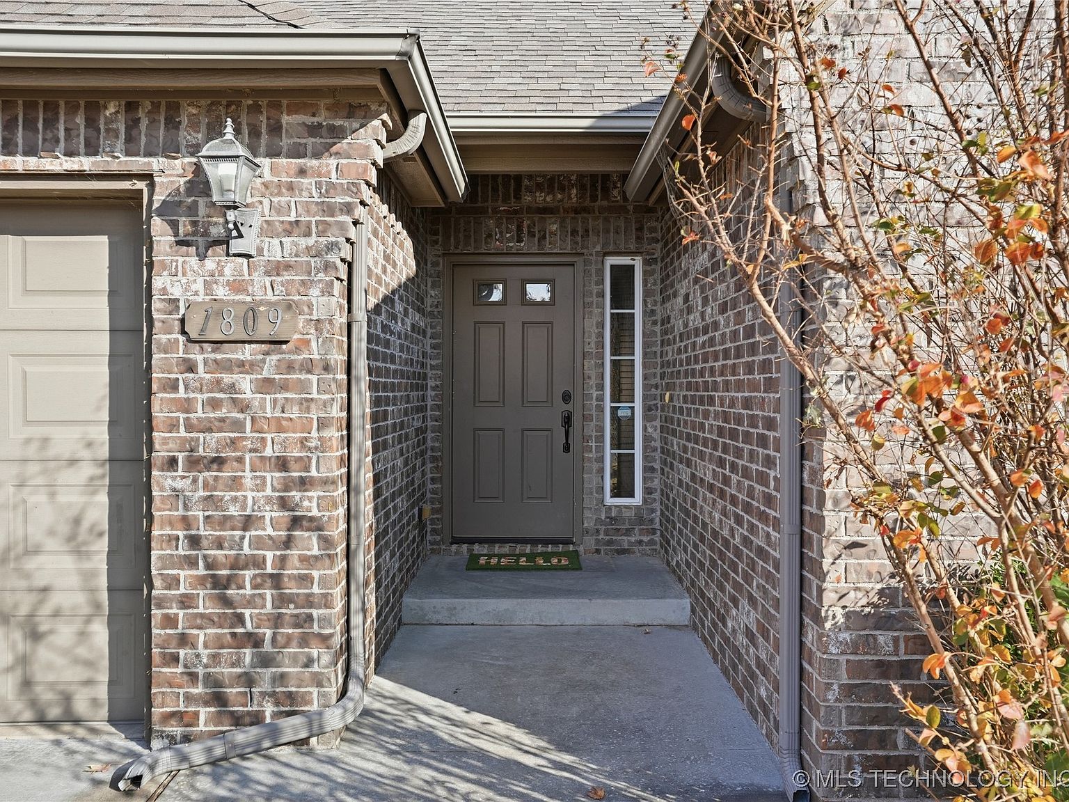 1809 W Woodbury St N, Broken Arrow