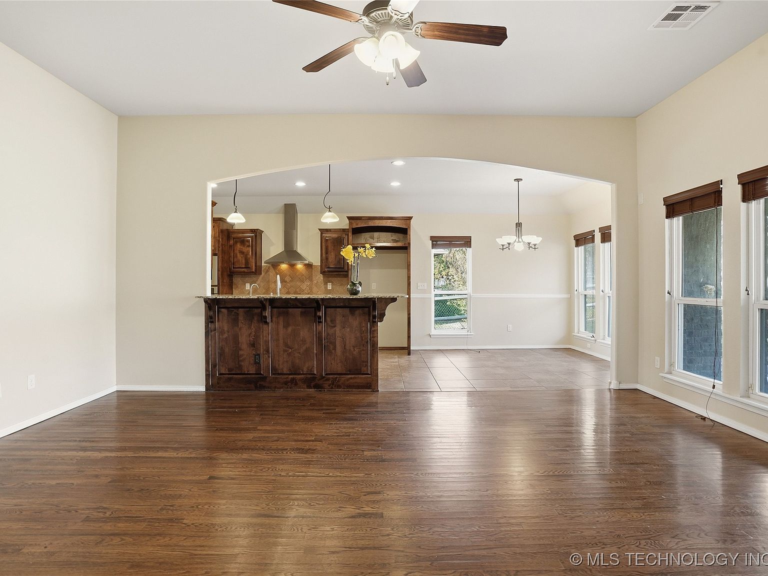 1809 W Woodbury St N, Broken Arrow