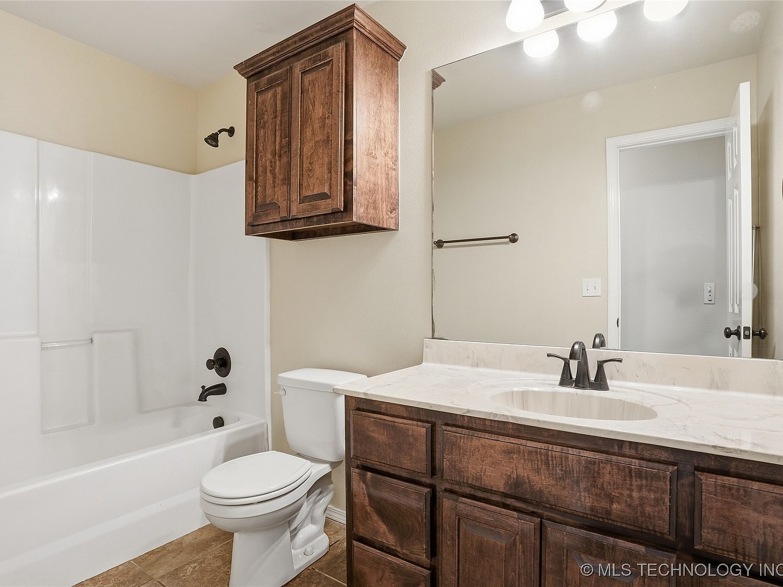 1809 W Woodbury St N, Broken Arrow