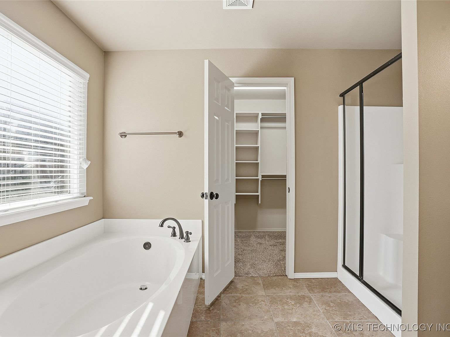 1809 W Woodbury St N, Broken Arrow