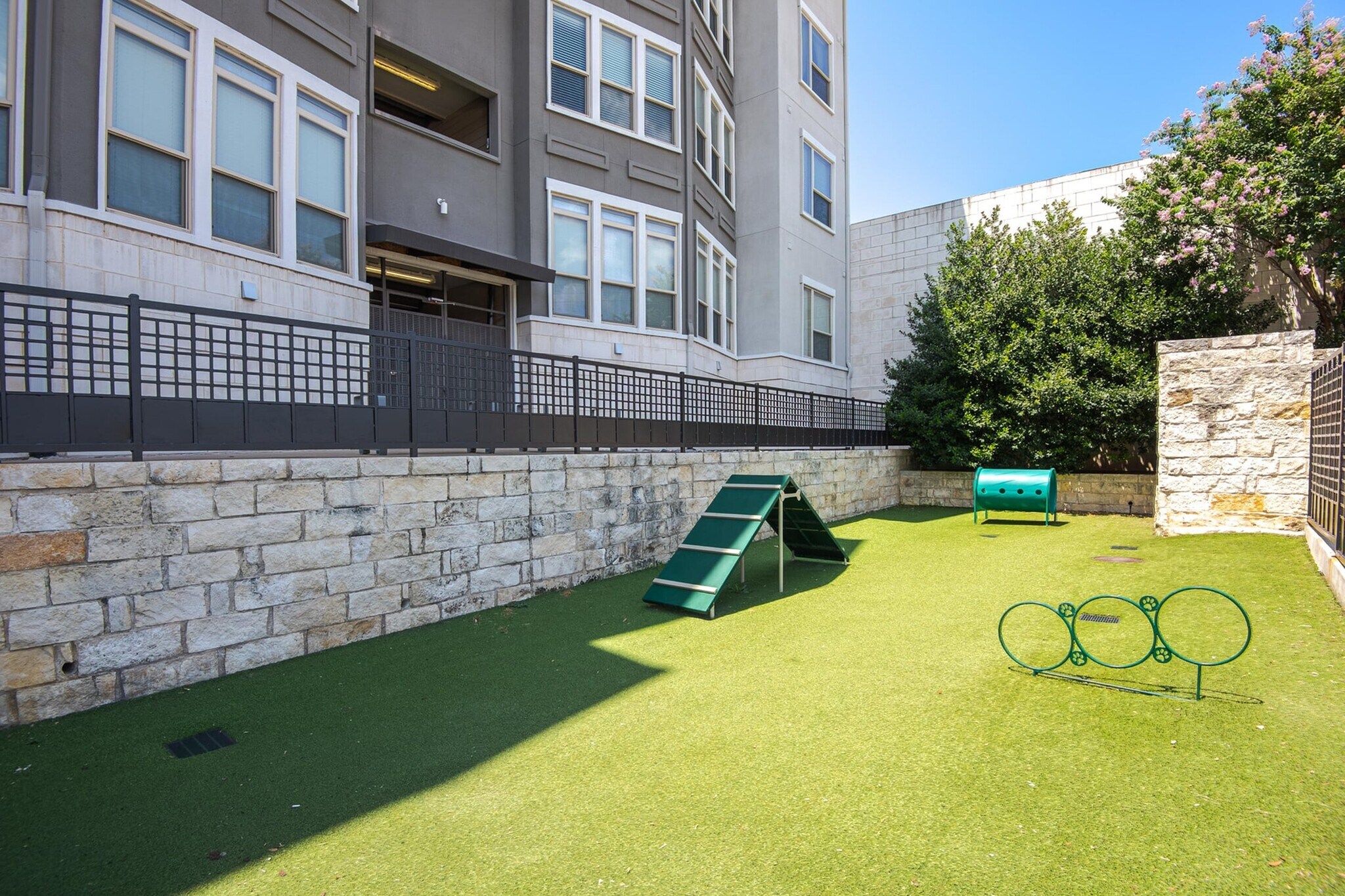 VV&M Apartments